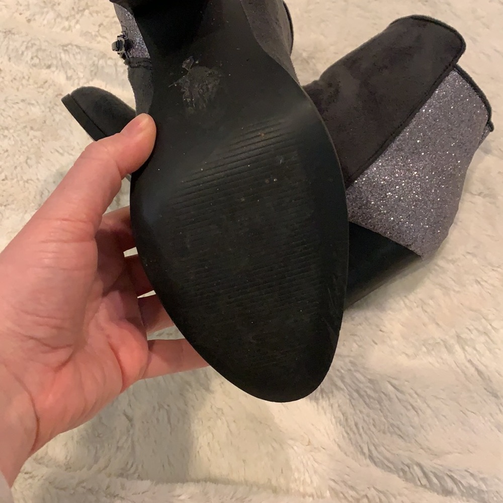 Silver and grey booties, size 7.5 - Picture 5 of 5